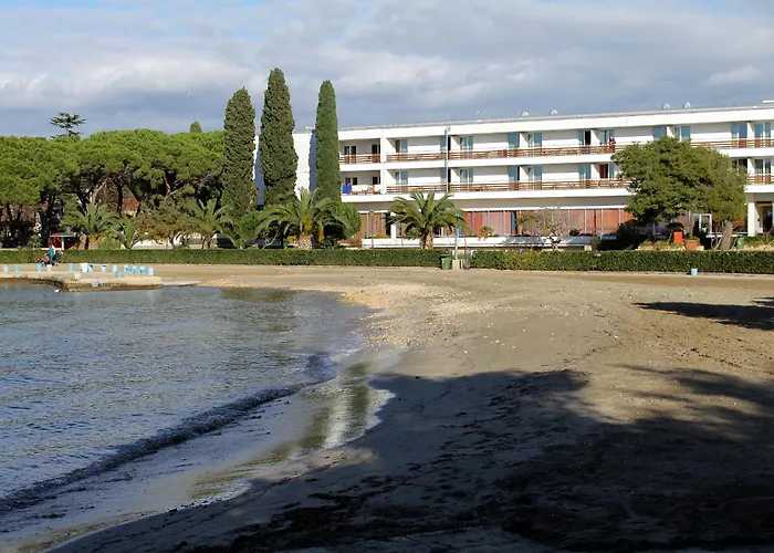 Apartment With Parking Space - 19830 Zadar
