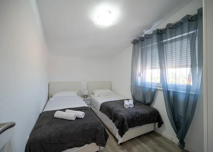 With Parking Space - 19830 * זאדאר